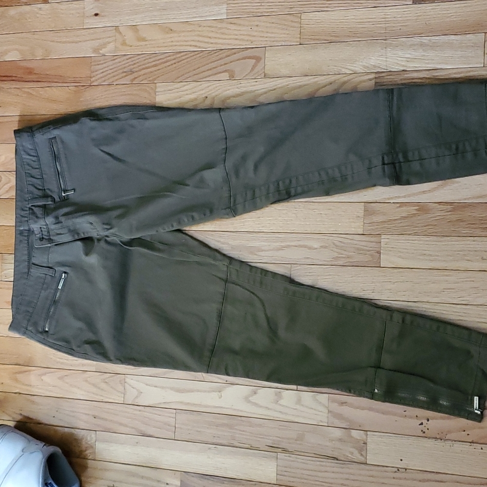 Michael kors pants size 12 , green! Fits like a 4/6.
